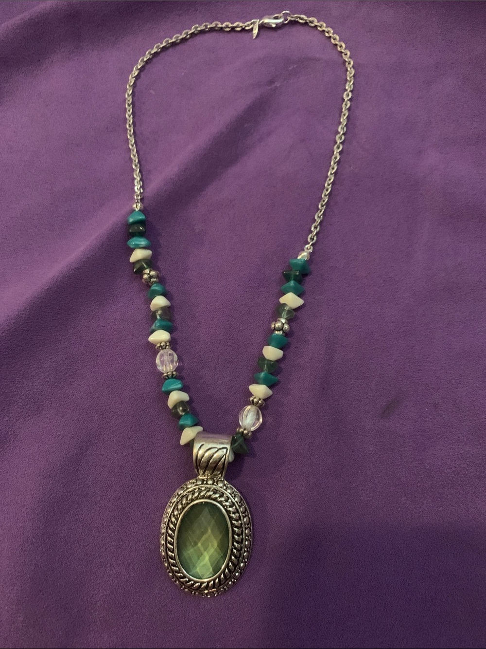 Vintage Avon Silver Plated Faux Turquoise and Cream Beaded Pendant Necklace